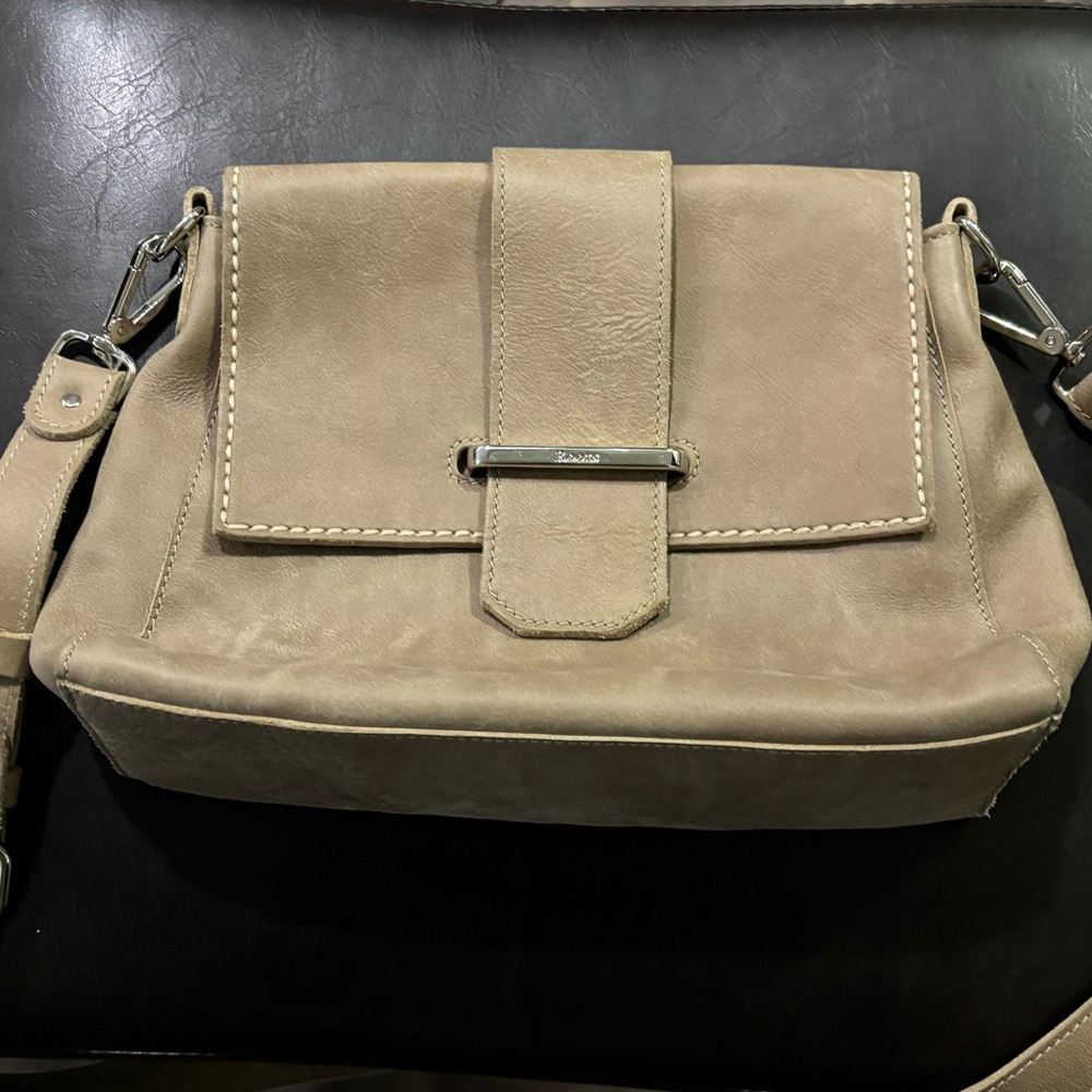 Roots leather purse